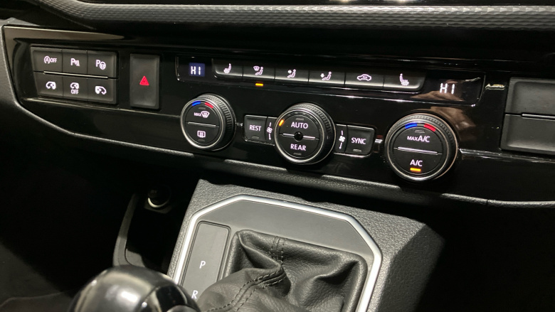 Volkswagen Caravelle 2.0 TDI Executive 199 4MOTION 5dr DSG Diesel Estate